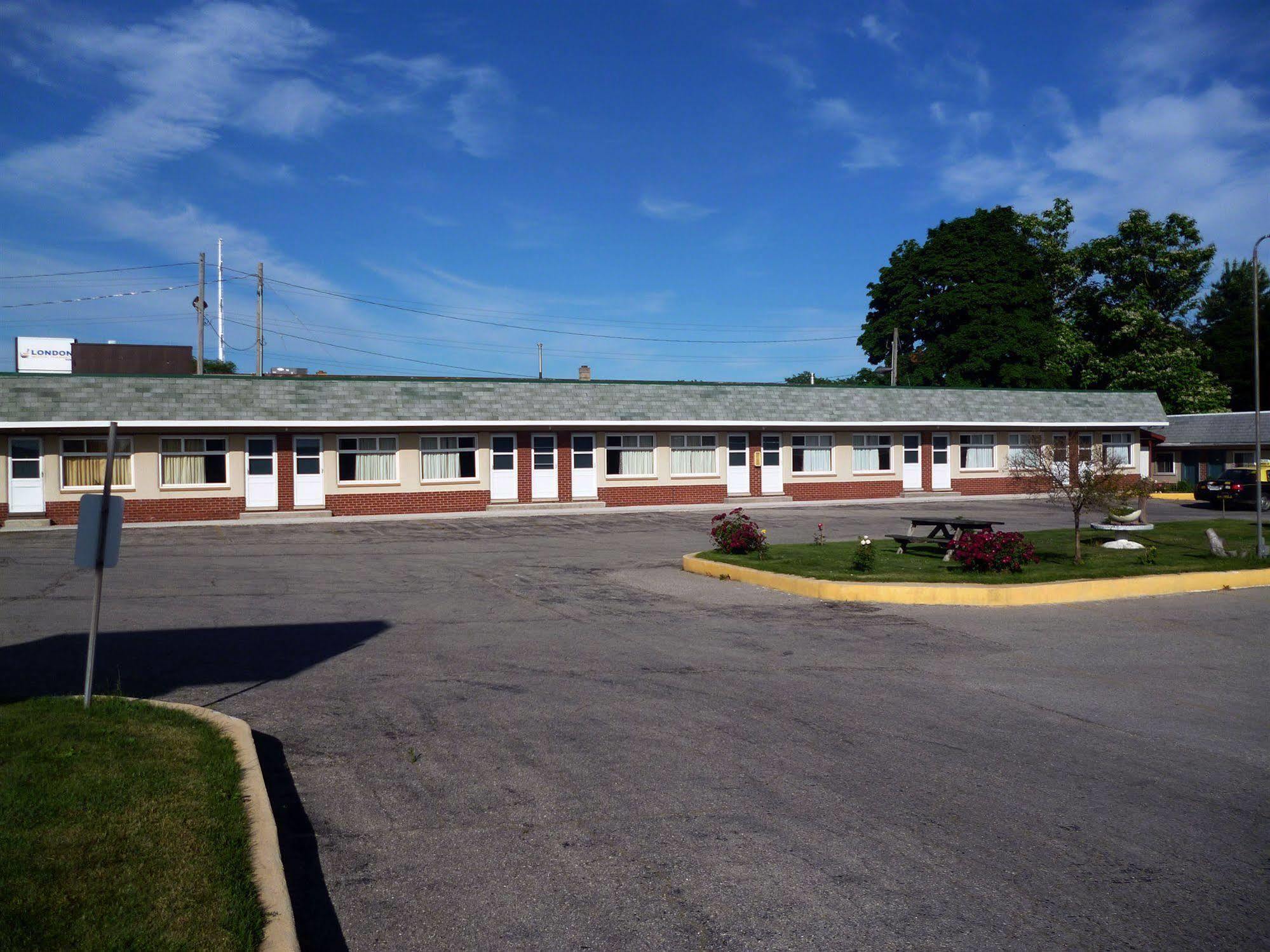 Maple Glen Motel London Exterior foto